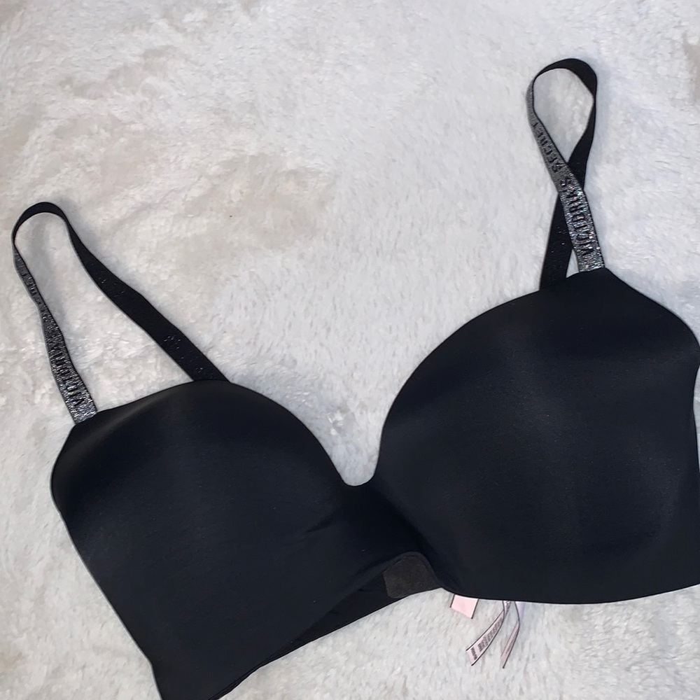 36DDD Victoria’s Secret T-shirt lightly lined wireless black bra